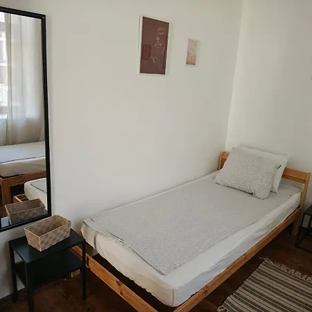 Radomir Downtown 1-bedroom With Balcony Apartman