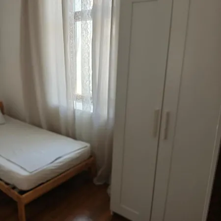 Radomir Downtown 1-bedroom With Balcony Apartman